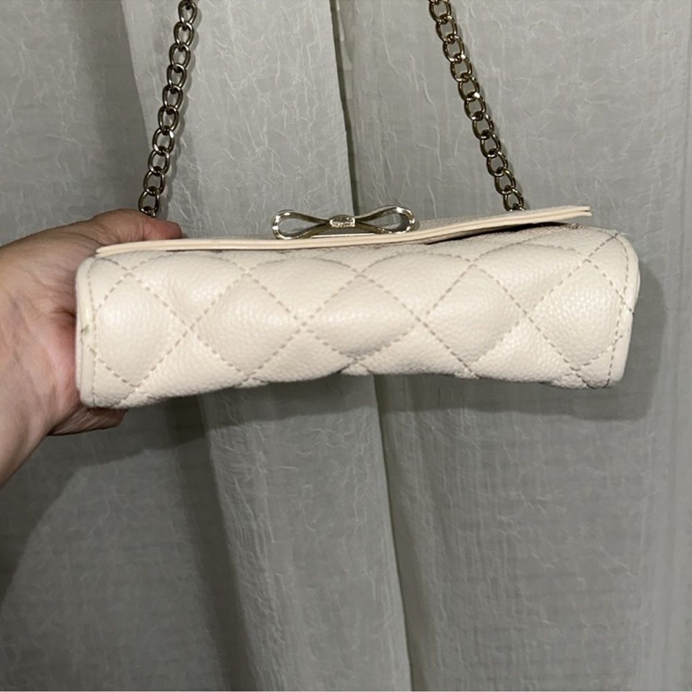 F21 Ivory Gold Tone Chain Strap Faux Leather Quilted Mini Crossbody Bag Purse - Picture 8 of 13